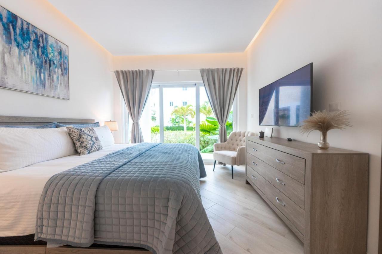 Family Getaway Apartment - Right On The Beach Punta Cana Exterior foto